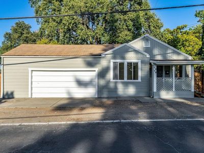1210 Ridley Ave