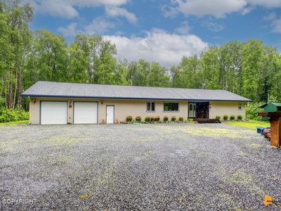 3609 N One Horse Ln