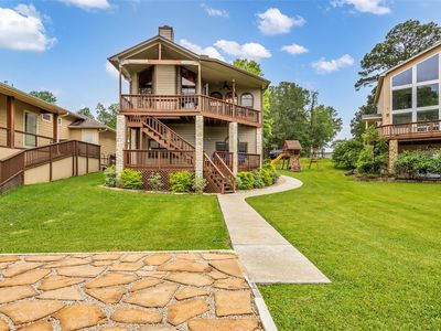 33 Harbour Point Cir