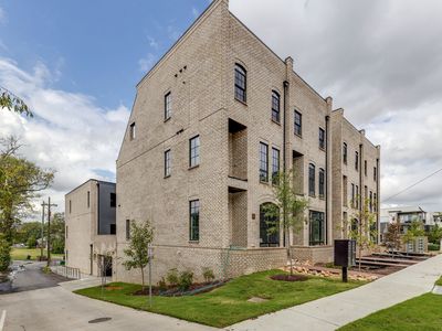 3206 W End Cir #8