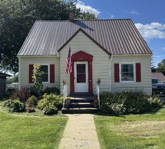 407 Commercial St