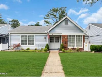 523 Huntington Drive #B