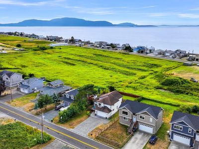 4393 Saltspring Drive