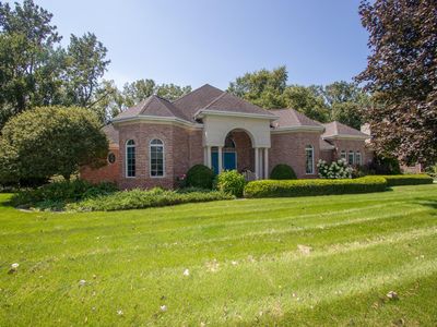1910 Catkin Cir