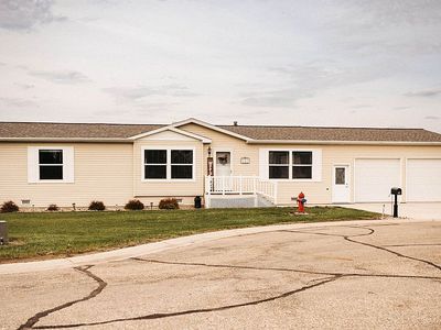 Property at 106 Dakota Dr, Hankinson, ND