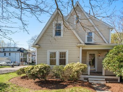89 Alexander Ave