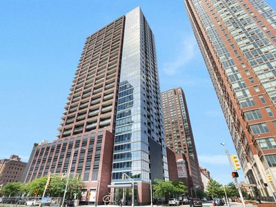 389 Washington St APT 33E