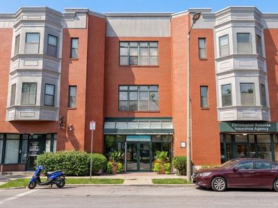 327 Centre St APT 308