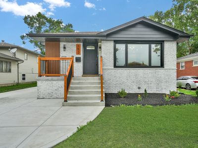 153 W 27th Pl
