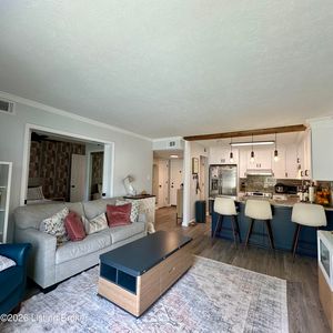 1935 Gardiner Ln APT J144