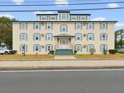 28 Main St APT 5