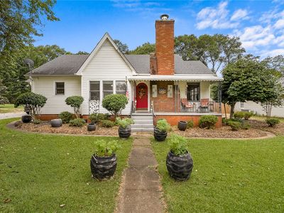 108 Poplar Dr
