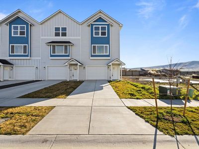 Property at 121 Claret Dr, Prosser, WA