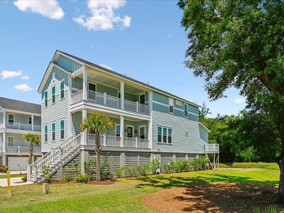 2736 McFadden Way