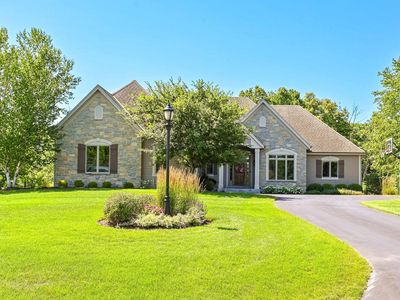 1555 Behrens DRIVE