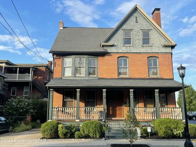 33 W South St