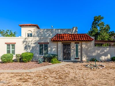 821 E Joan D Arc Ave