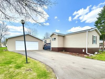 78 Edgewater Court