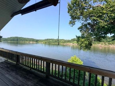 1022 Emerald Ln