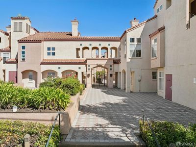 1951 Ofarrell St APT 216