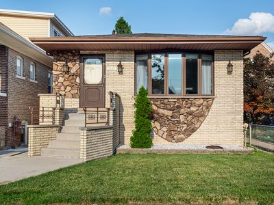 5547 S Neenah Ave
