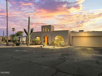 2566 N Avenida San Valle