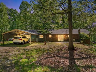 401 Guest Ln