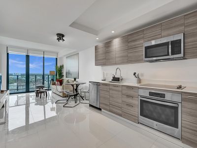 121 NE 34TH Street #1210
