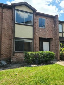 2330 Huntington Green Ct #6
