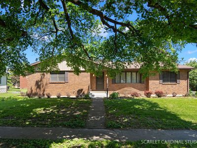 220 E North St