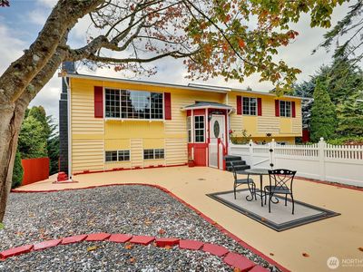 26421 Kingsview Loop NE