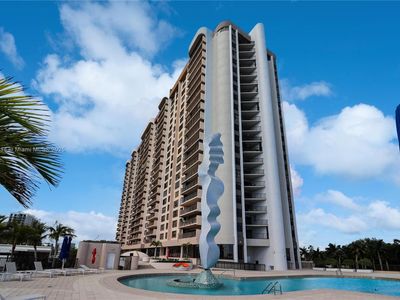 1800 NE 114th St APT 508