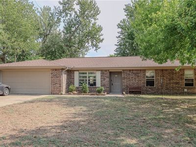 707 N Valley West Dr