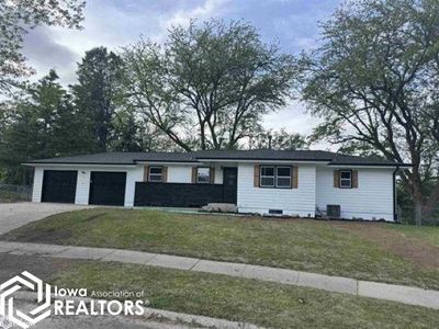 10 Fair Ridge Cir