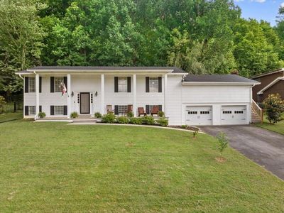 3744 Hilldale Dr NE
