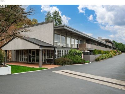 4460 SW Scholls Ferry Rd APT 6A