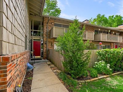 8740 Metcalf Ave #203