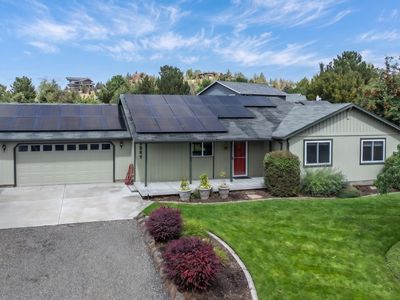 1287 NE Mountain Ash Rd