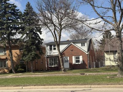 5831 North 76th STREET