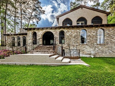 602 Rolling Hills Rd