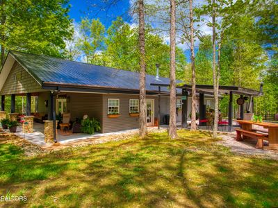 240 Crockett Creek Dr