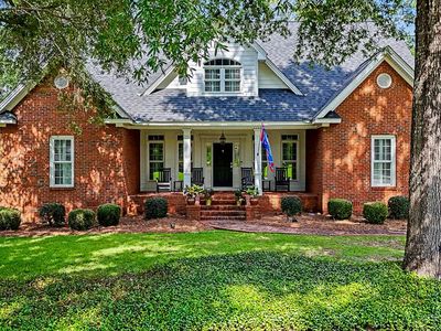 2104 Beacon Ct