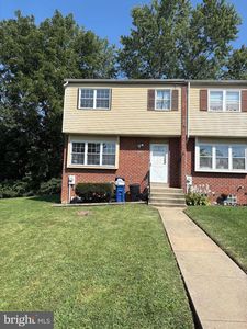 6131 Fairwood Ave