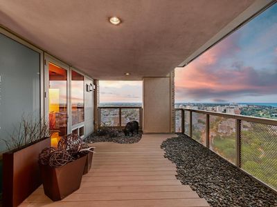 923 East Kilbourn AVENUE #3000