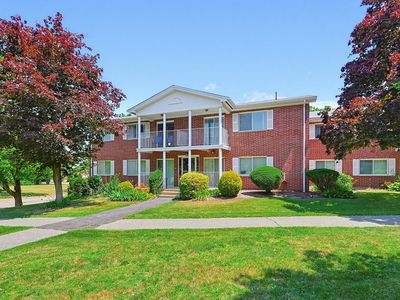 31 Bayberry Dr APT 4