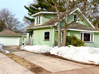 115 E College Ave