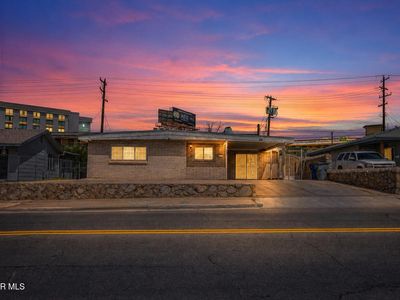 1037 N Clark Dr