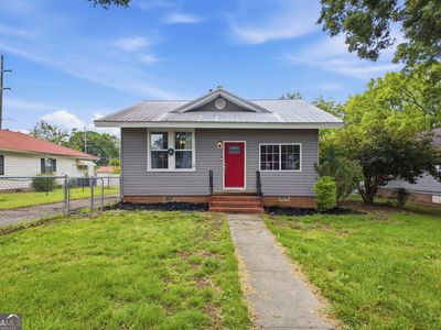215 E 2nd St NE