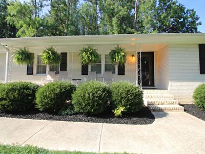 1900 Lennox Dr