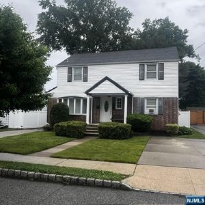 62 Reid Ave